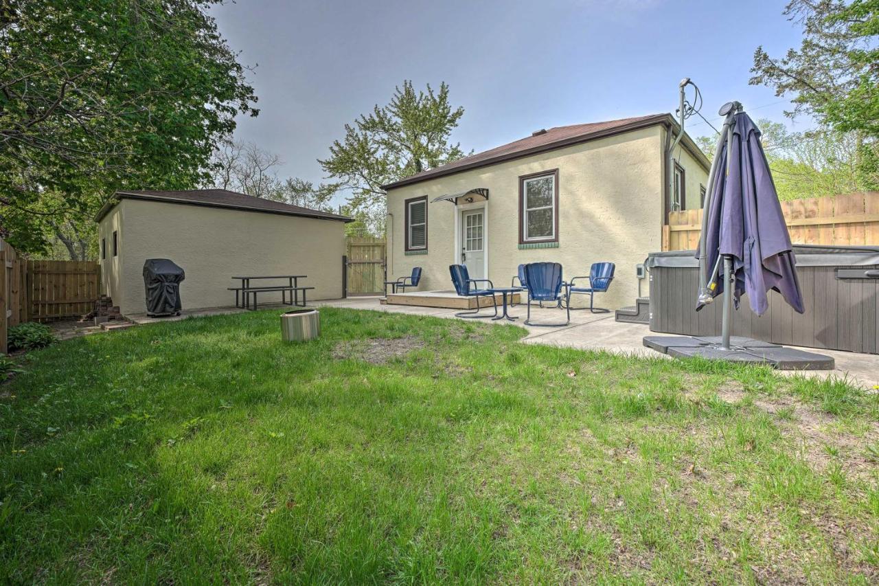 Benton Harbor Gracie Cottage With Hot Tub And Yard! Εξωτερικό φωτογραφία